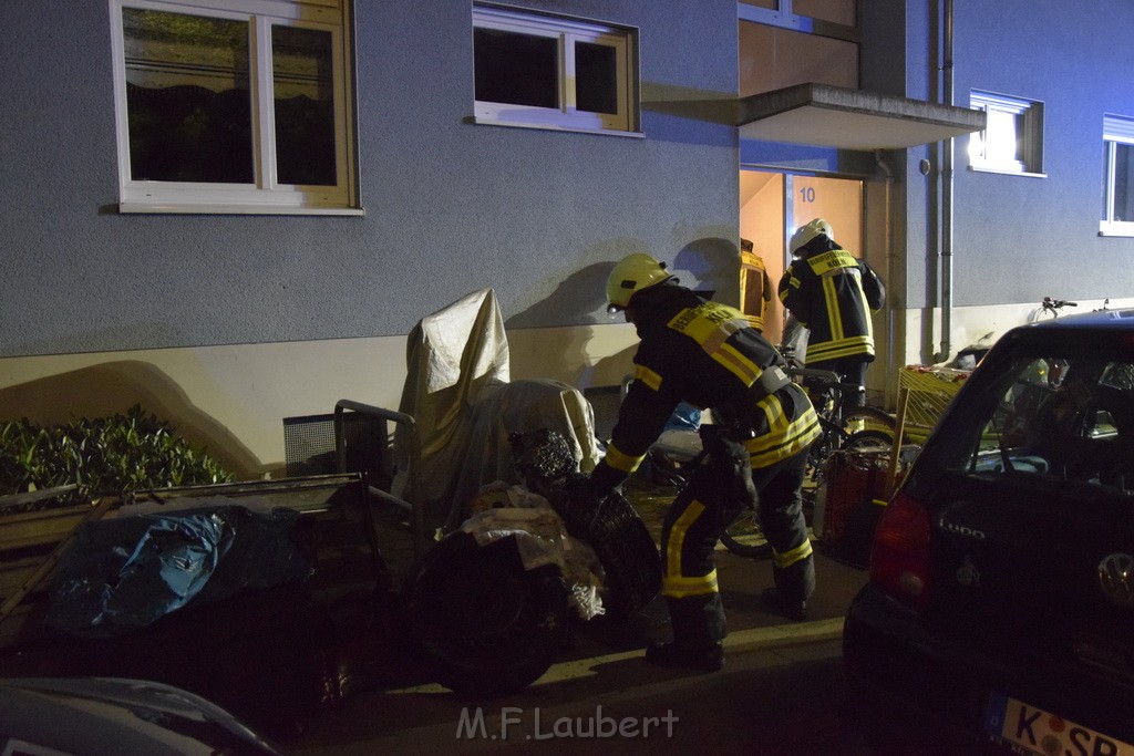 Feuer 2 Y Kellerbrand Koeln Ostheim Ruppinerstr P144.JPG - Miklos Laubert